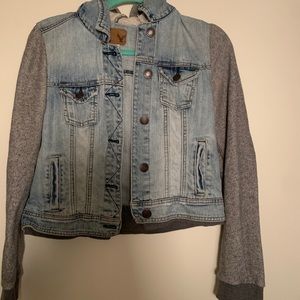 American eagle hooded Jean jacket!